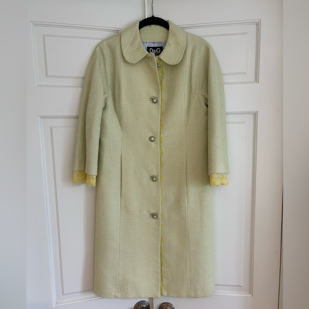 Dolce and Gabbana D & G spring green & white coat w/lace trim Size 40 (US 4-6)